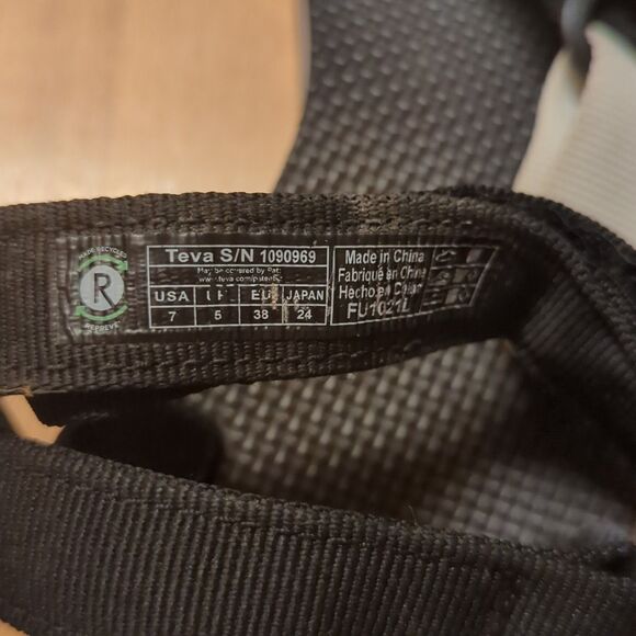 Teva Midform Universal Sandals Womens 7 Black White Strappy Summer Beach Outdoor - Picture 7 of 7